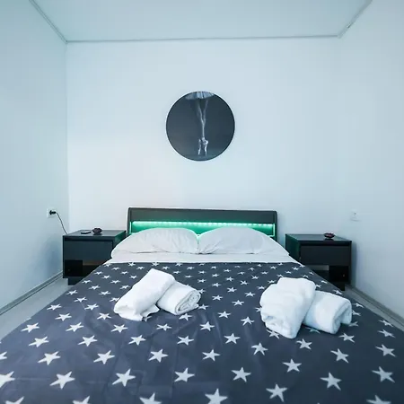 Center 2 Bedroom M Appartement *